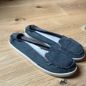 Time and tru flats, with memory comfort soles, denim color, size 11